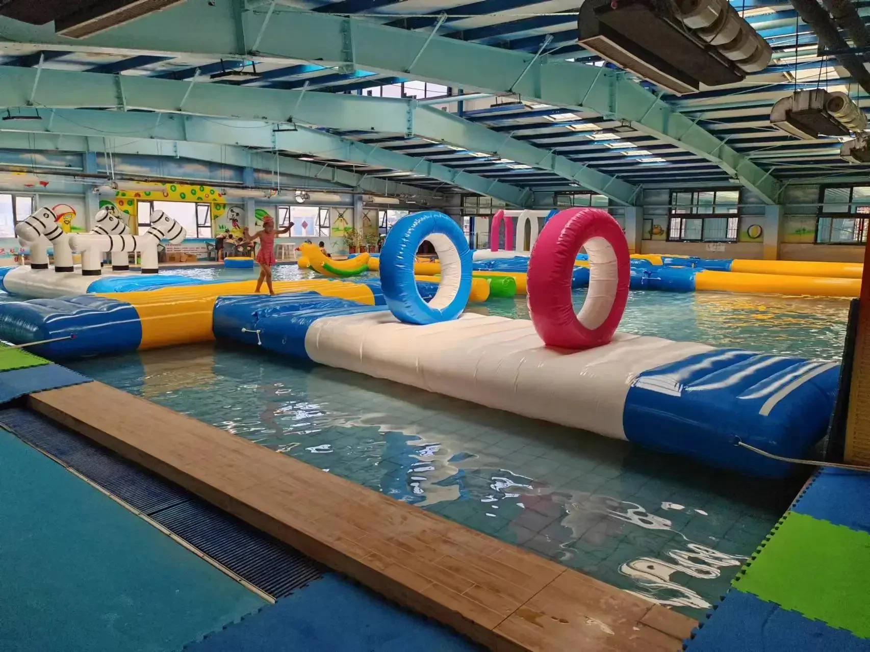 Parque aquático inflável inter - Sports Equipment For Sale avaliação e preço